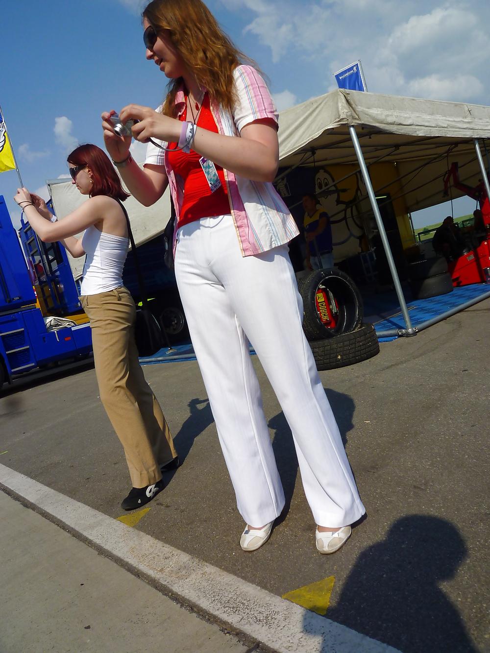 25P Camel toe 
