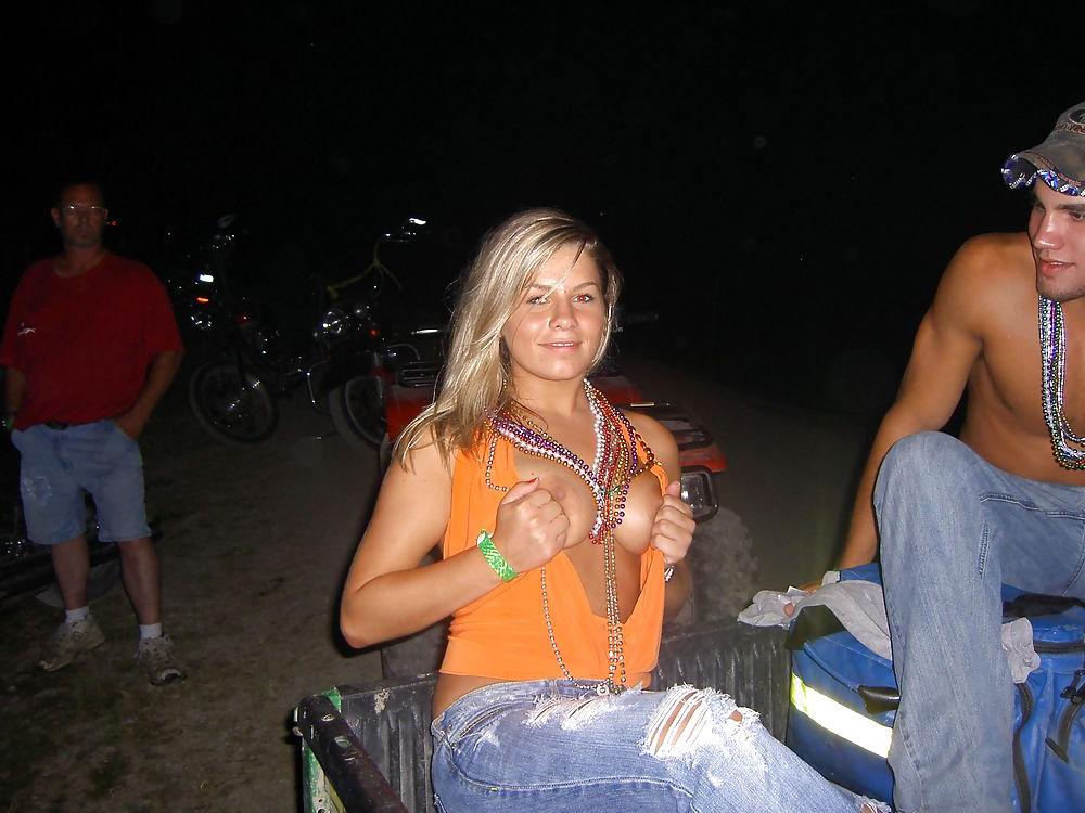 25P Show Your Tits 36