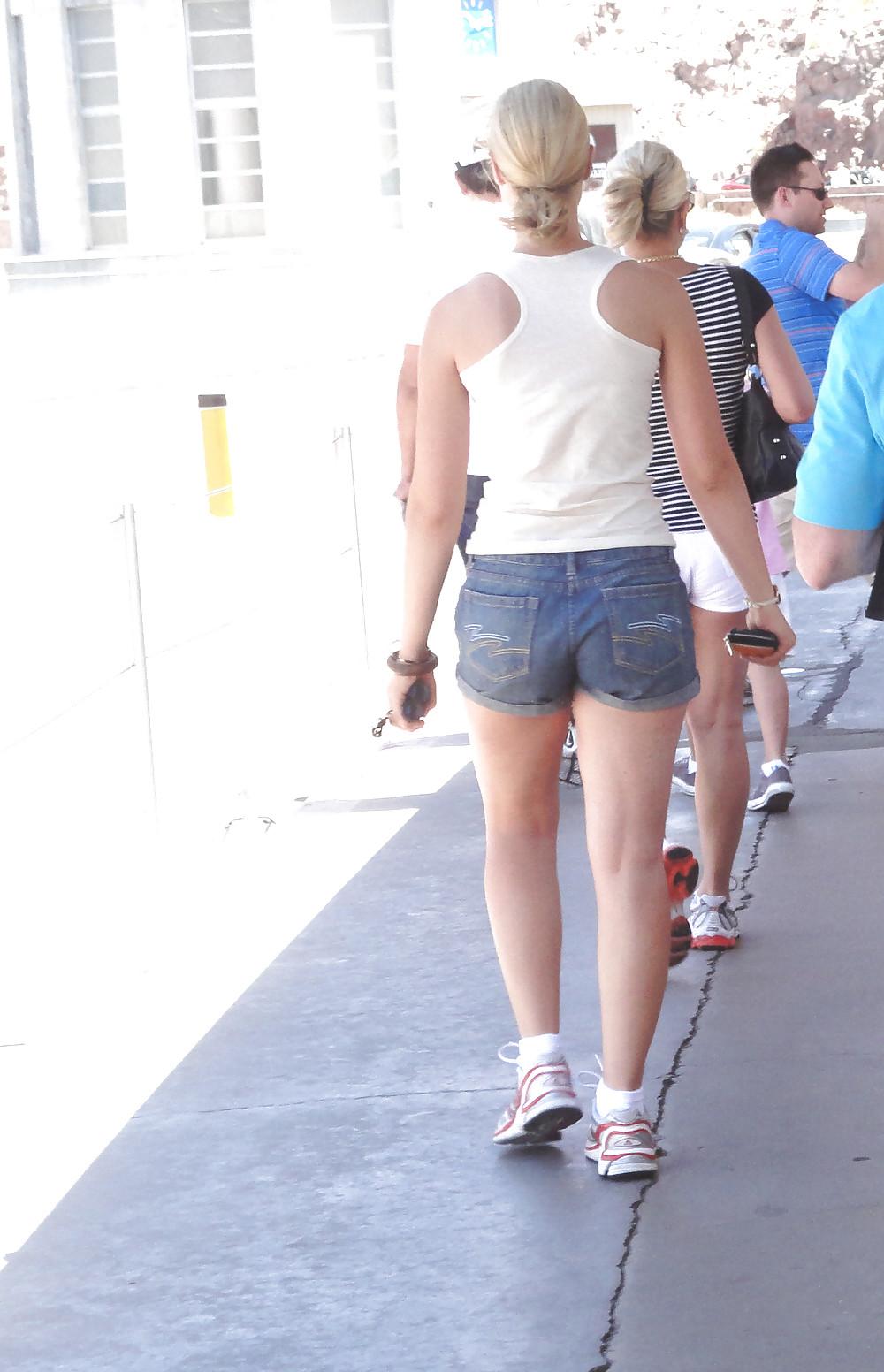 18P Voyeur 2 - Hot Asses and Legs