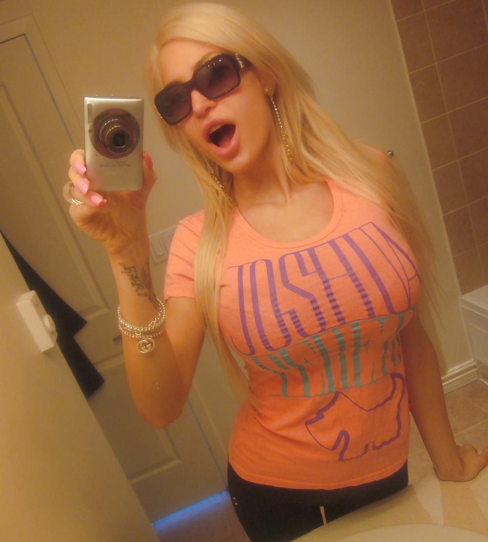 21P Bella: Fake Tit Cam Star!