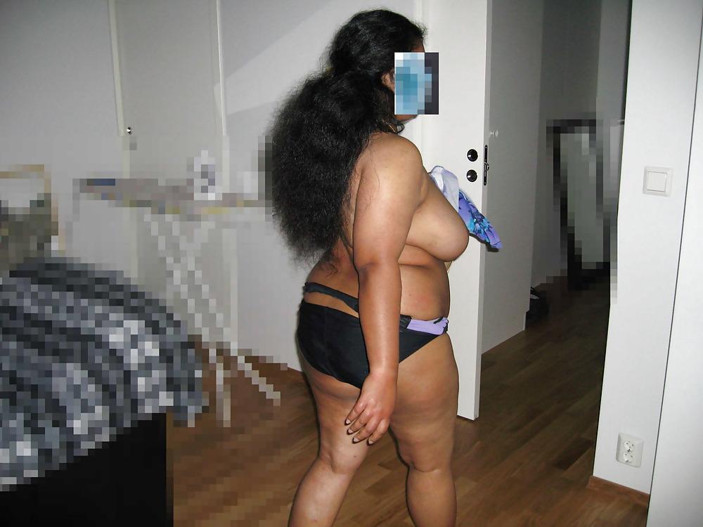 16P Mature Indian Housewife