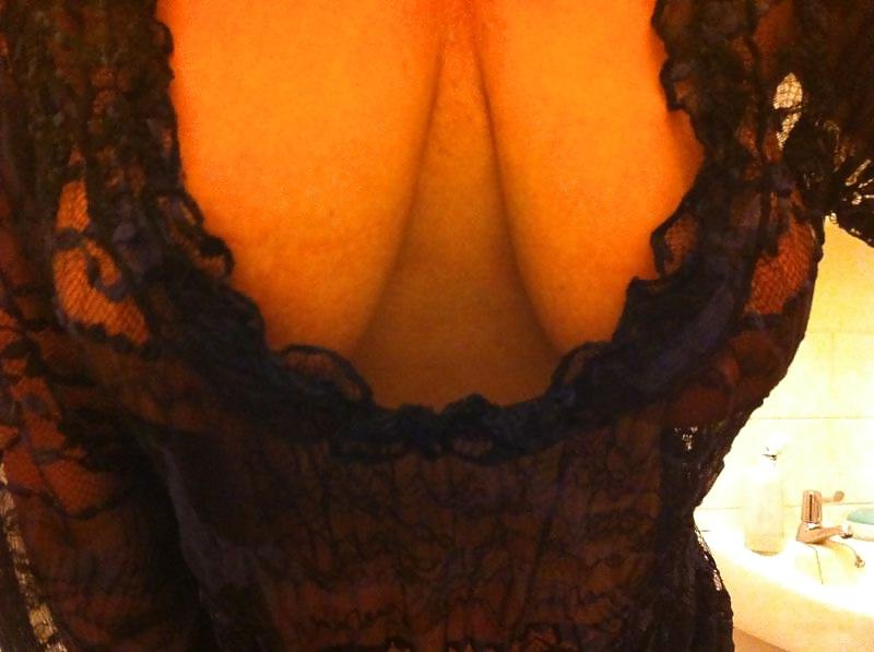 15P I,m a lucky bastard wakin up next to this hot body