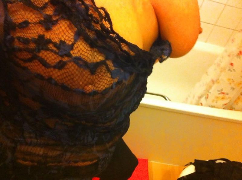 15P I,m a lucky bastard wakin up next to this hot body