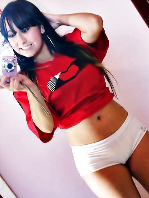 25P Mujeres latinas en shorts