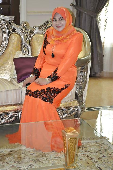25P Malay housewife