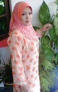 25P Malay housewife