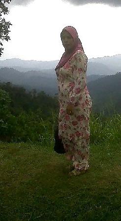 25P Malay housewife
