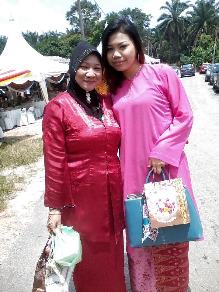 25P Malay housewife