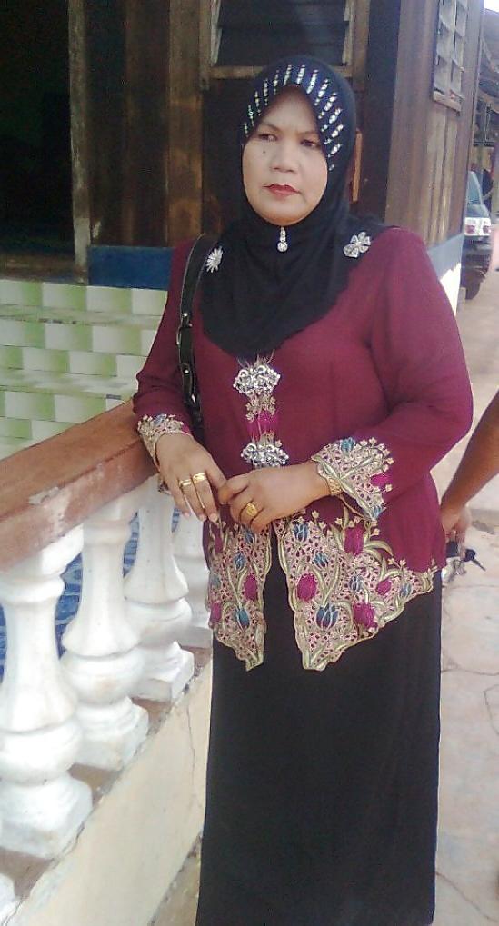 25P Malay housewife