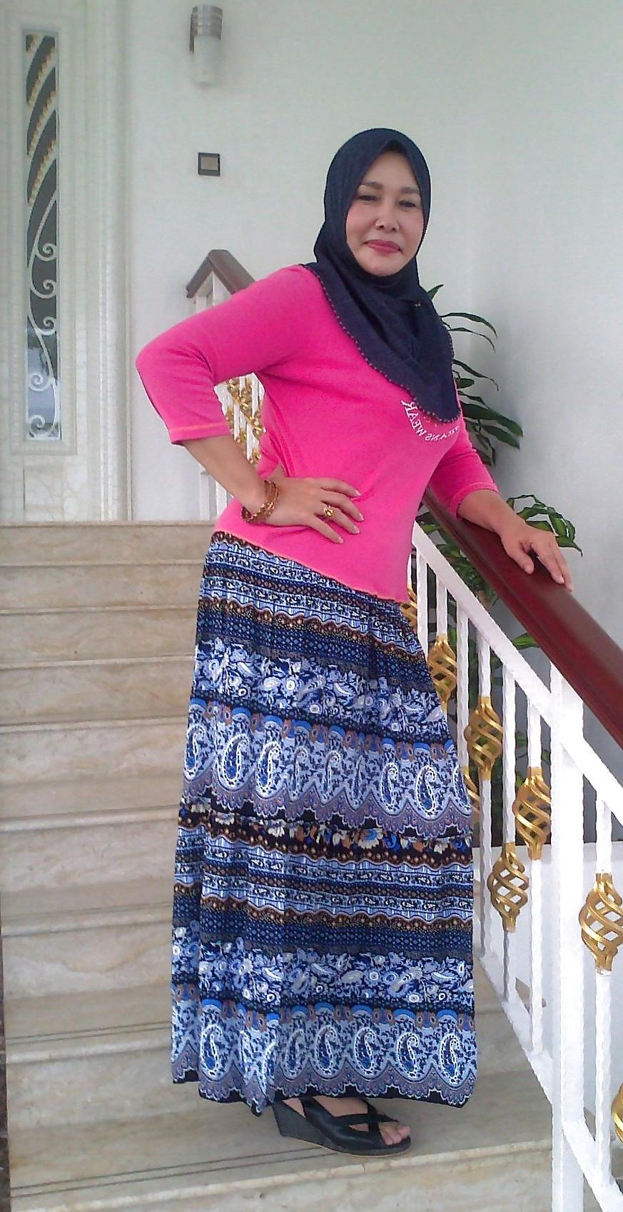 25P Malay housewife