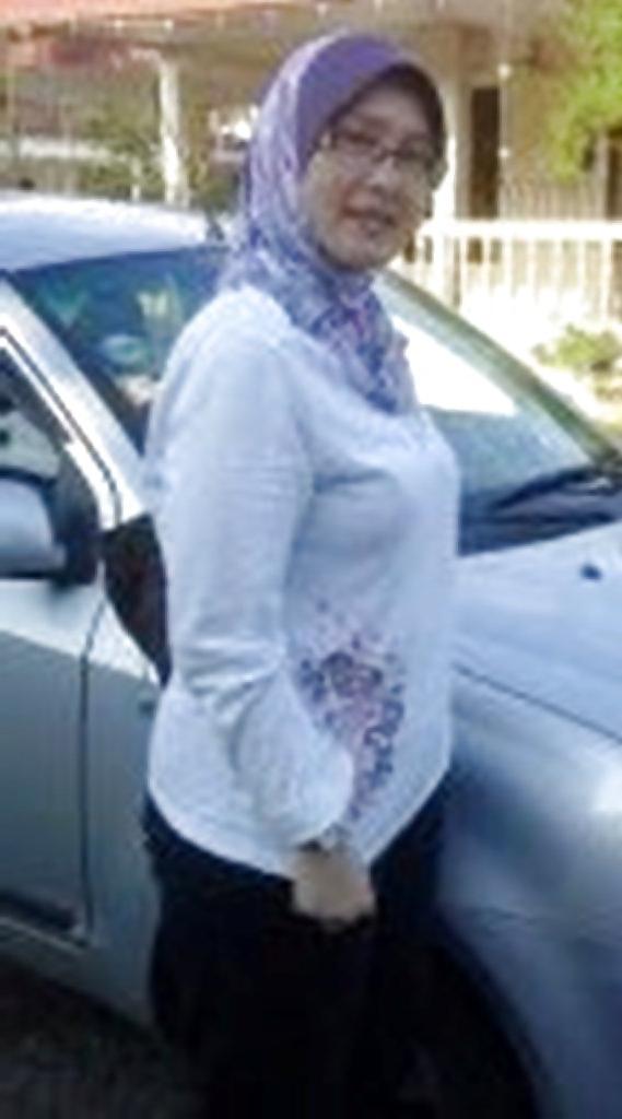 25P Malay housewife