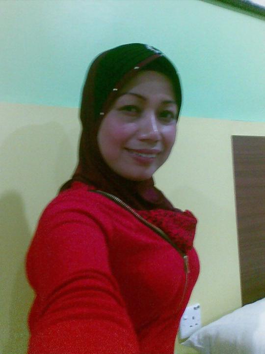 25P Malay housewife