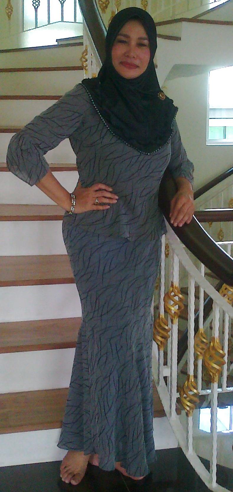 25P Malay housewife