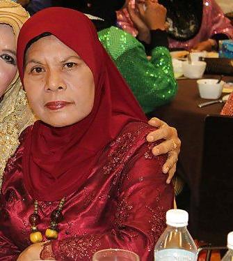 25P Malay housewife