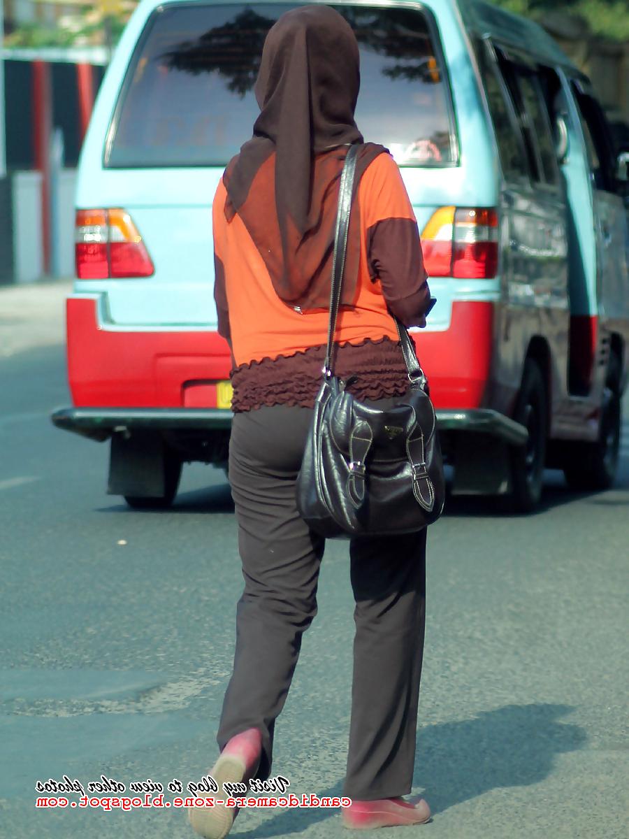 21P Sexy Teen in Hijab & Tight Pants
