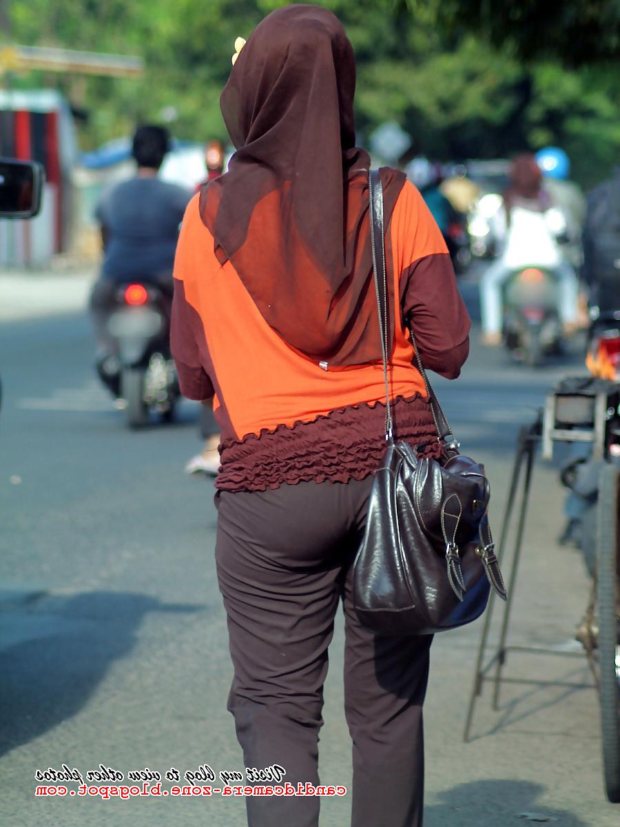 21P Sexy Teen in Hijab & Tight Pants
