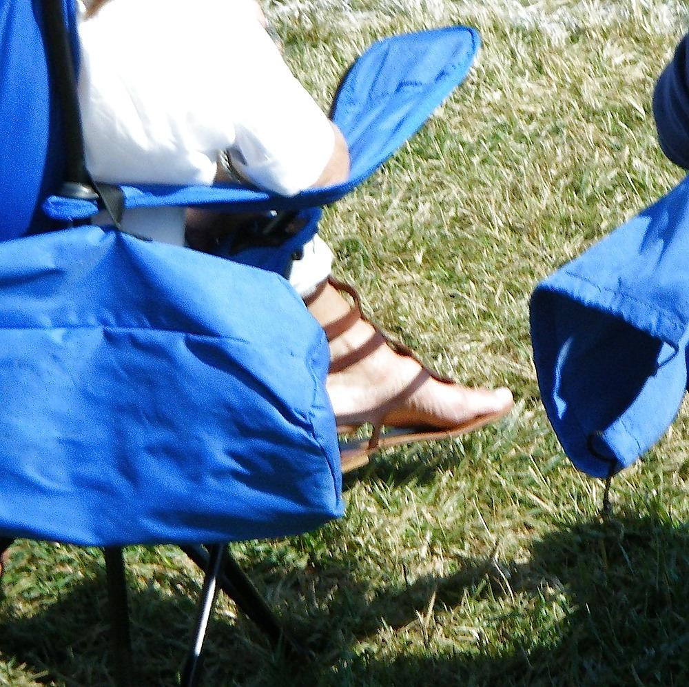 25P Pretty soccer mom feet