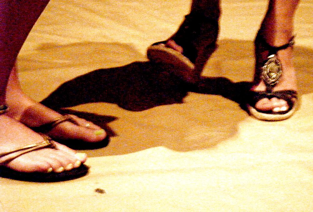 25P Pretty soccer mom feet