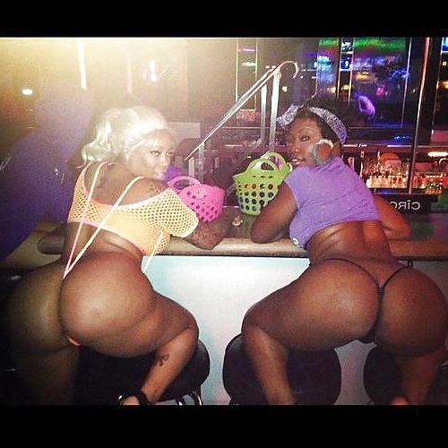 25P Big Booty Bent over 2