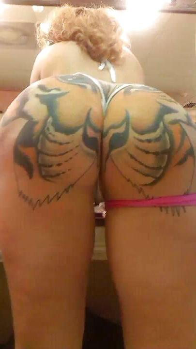 25P Big Booty Bent over 2