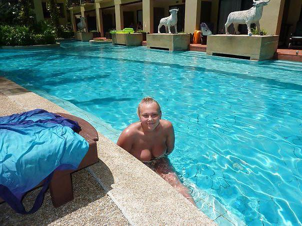 25P Facebook girls who love to show off their bodies