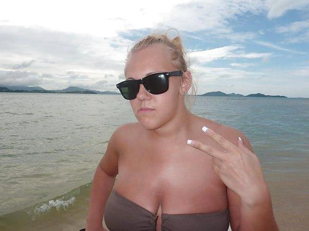 25P Facebook girls who love to show off their bodies