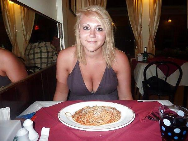 25P Facebook girls who love to show off their bodies