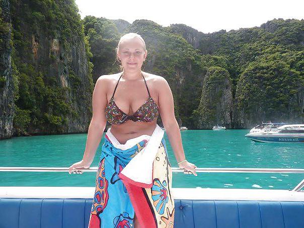 25P Facebook girls who love to show off their bodies