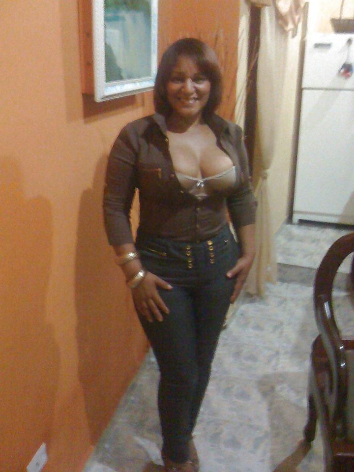 14P Dominican milf: Maria
