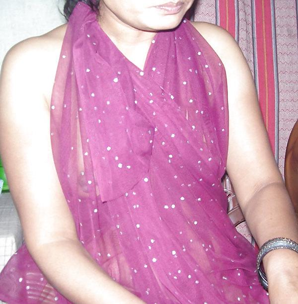 19P Pakistani sexy ladies 3