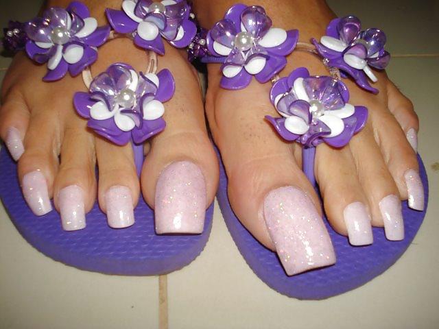 25P Paula Lima 's sexy long toe nails