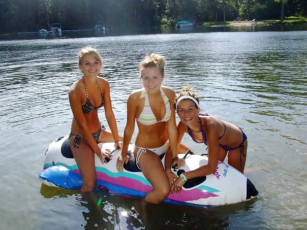 25P Comment Your Fantasy Bikini Teens and Cameltoe Vol 1