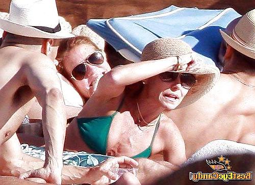 25P Kelly Ripa Bikni