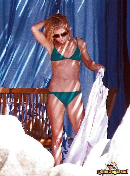 25P Kelly Ripa Bikni
