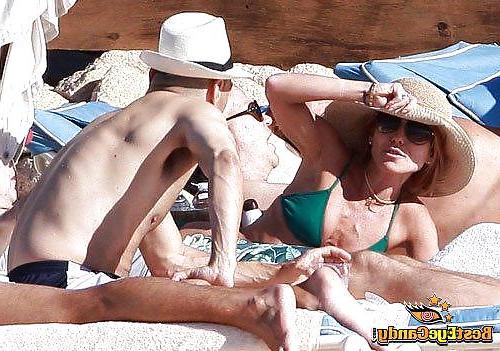 25P Kelly Ripa Bikni