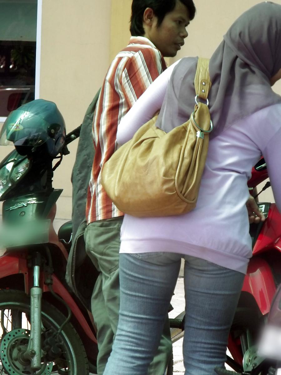13P Sexy Girl in Hijab & Tight Jeans