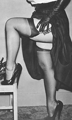 25P XES  PERFECT  LEGS SEXIEST LEGS  FLAWLESS LEGS  THE LEGS