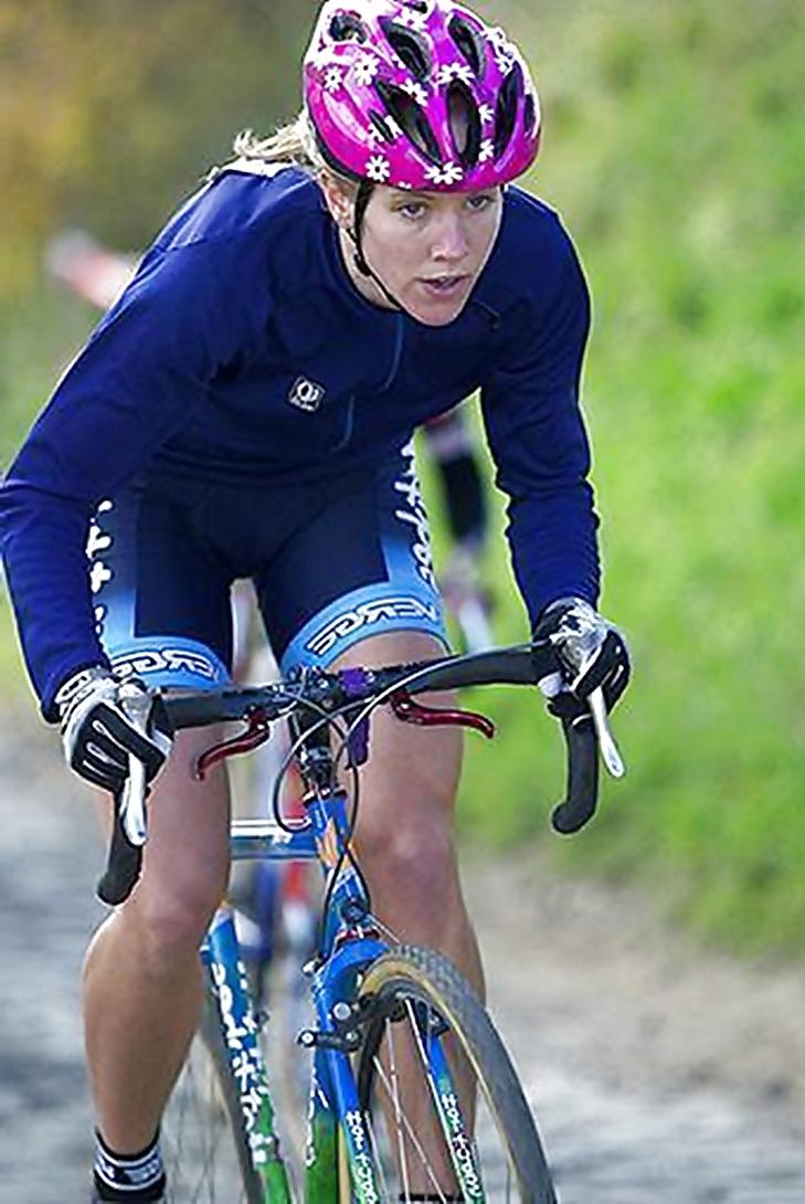 25P Athletic And Camel Toe Erotica 13 By twistedworlds