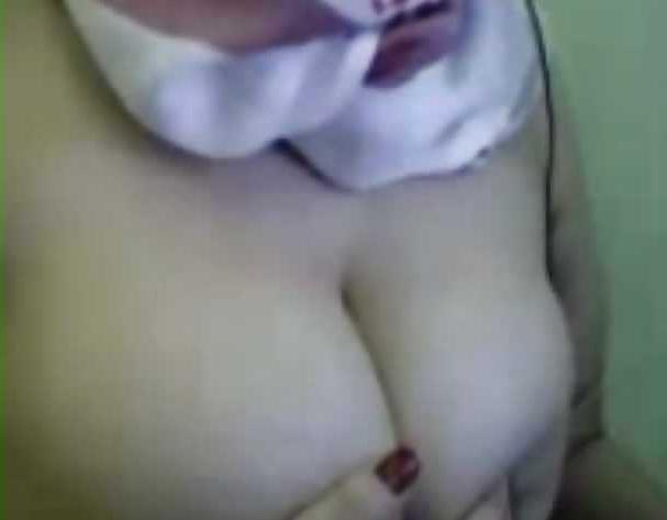 22P Arab niqab webcam scandal-with hijab iran or egypt jilbab