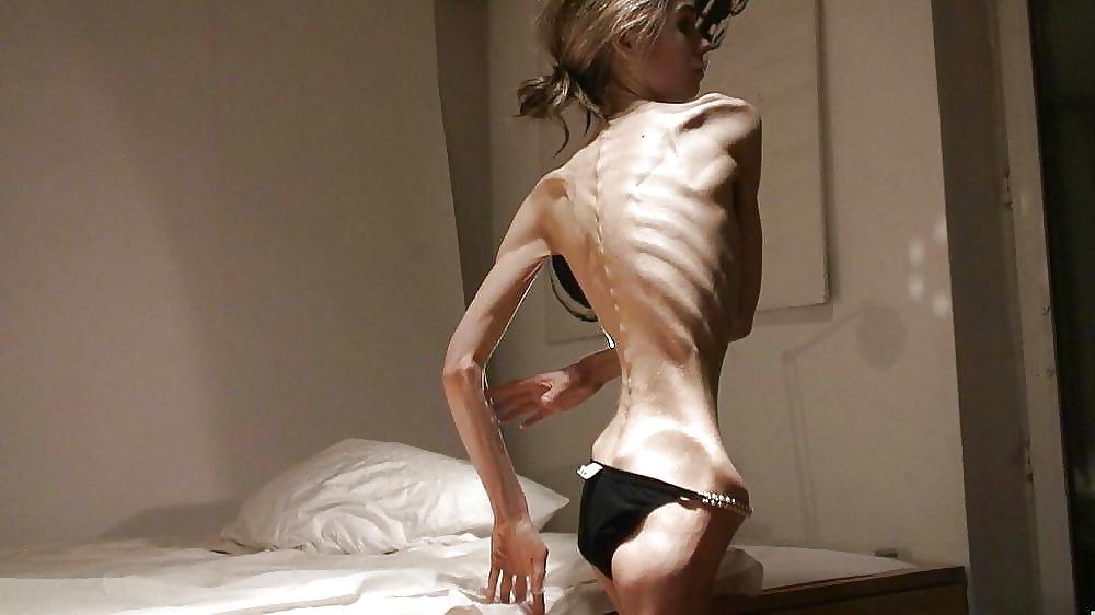 19P Skinny Girls