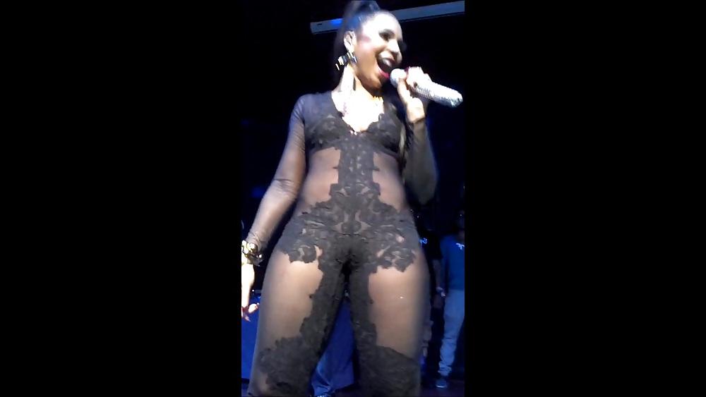 25P Celebrity Cameltoe's