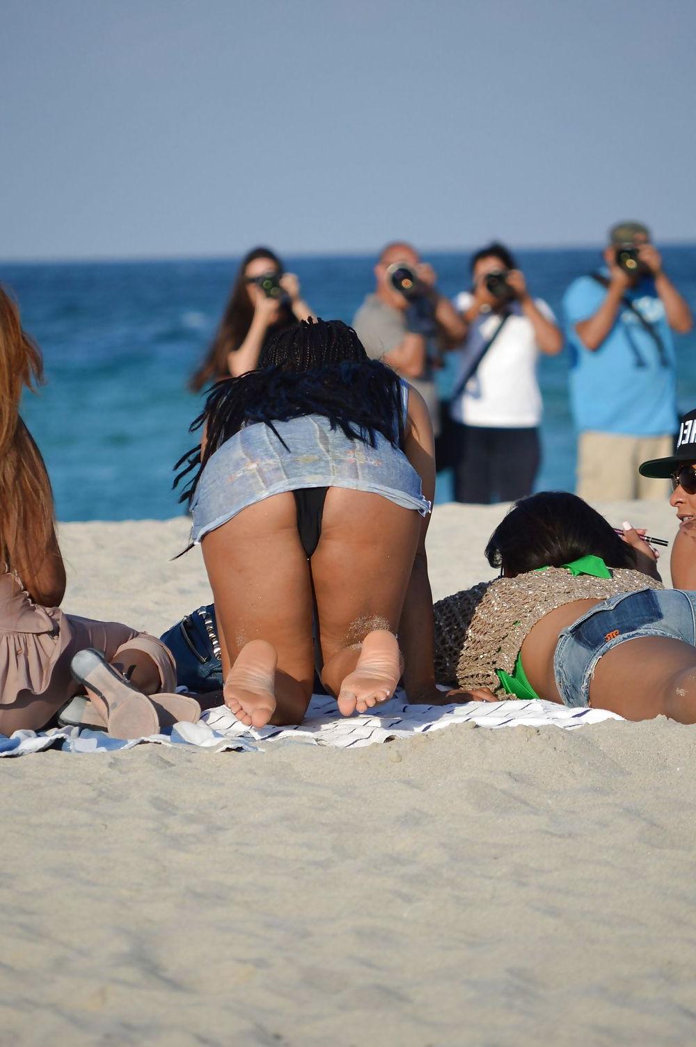 25P Celebrity Cameltoe's