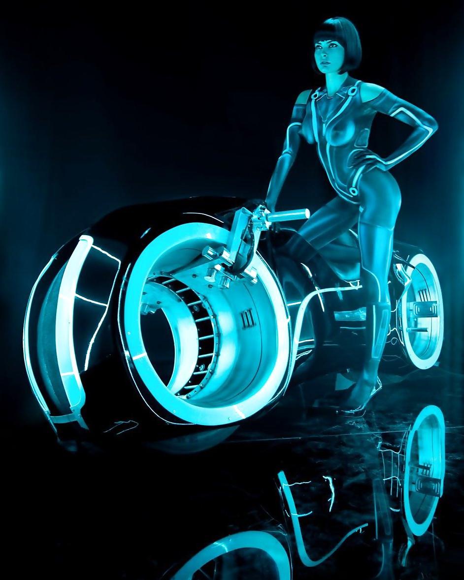 20P Sexy Tron Pics