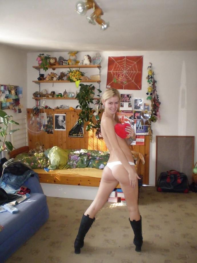 15P Blonde panty show