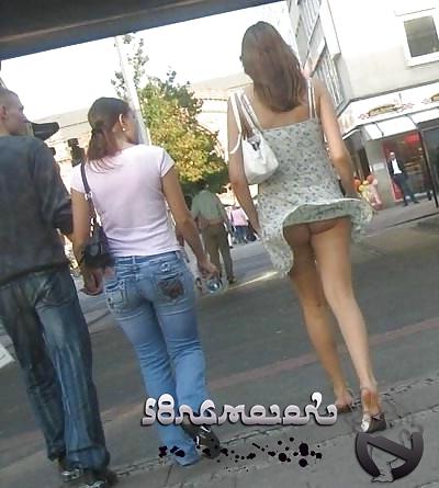 22P Voyeur Upskirts 
