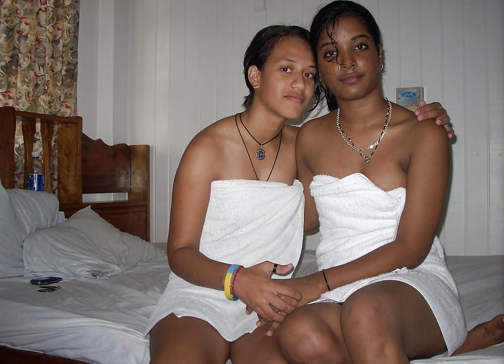 25P Bi Ebony Couple