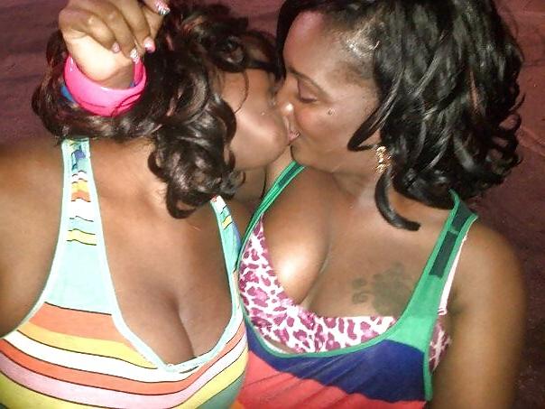 25P Bi Ebony Couple