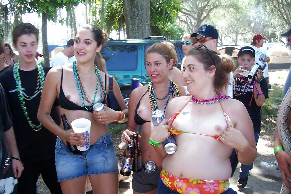25P Show Your Tits 64