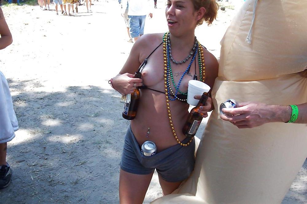 25P Show Your Tits 64