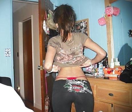 20P Hot Ass Teens In Yoga Pants 